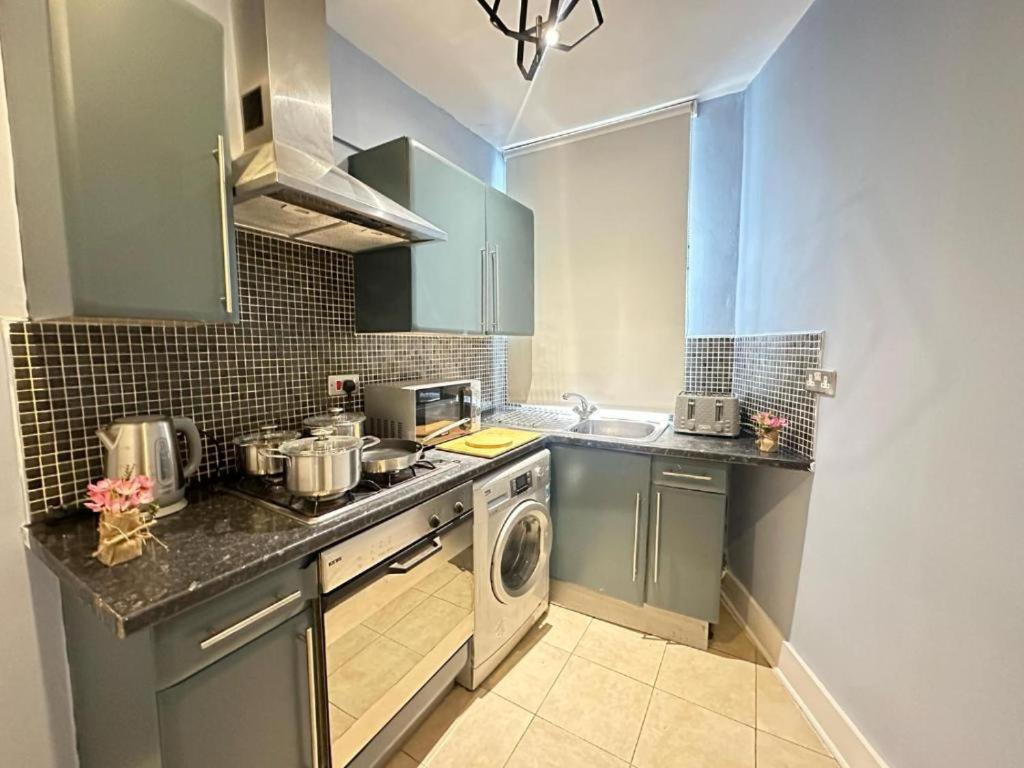 Three Bedroom Near Central Appartamento Londra