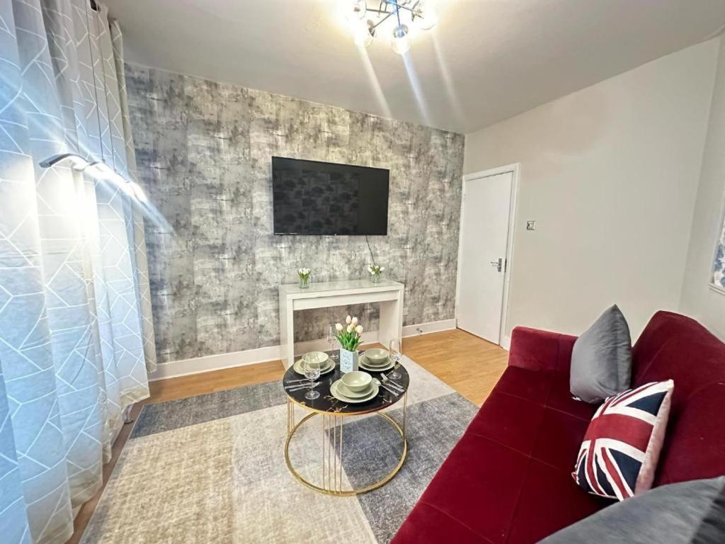 Three Bedroom Near Central Appartamento