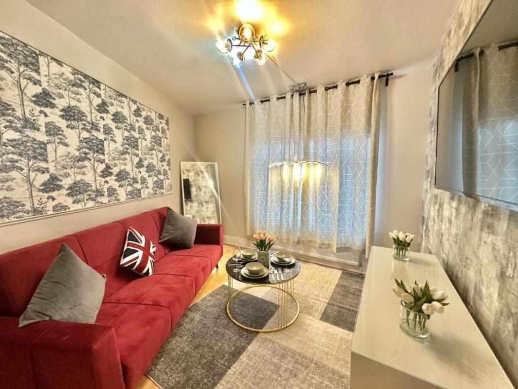 Appartamento Three Bedroom Near Central *